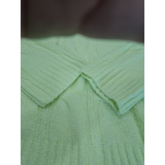 American Eagle Outfitters Sweaters - American Eagle Whoa So Soft Cable Knit Sweater in Lime (Neon) Size LG NEW NWT